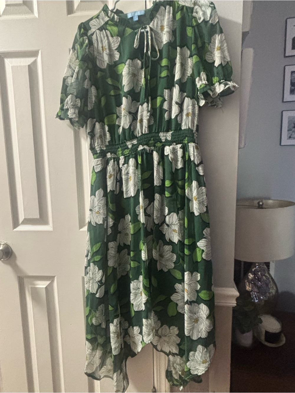 Draper James Green Floral Midi Dress with White Blooms size medium excellent
